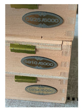 Load image into Gallery viewer, El Rey del Mundo - Exclusive Francia 50th Anniversary Edición Regional 2020 COPROVA (Numbered Boxes) | Box of 10