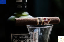 Load image into Gallery viewer, H.Upmann - Robustos Anejados | Dress Box of 25