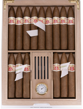 Load image into Gallery viewer, Hoyo de Monterrey - Petit Belicosos Travel Humidor | Box 15 (Humidor)