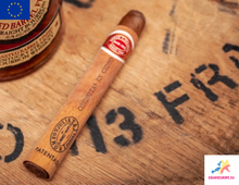 Load image into Gallery viewer, ROMEO Y JULIETA Coronitas en Cedro | Box of 25 (Dress Box)